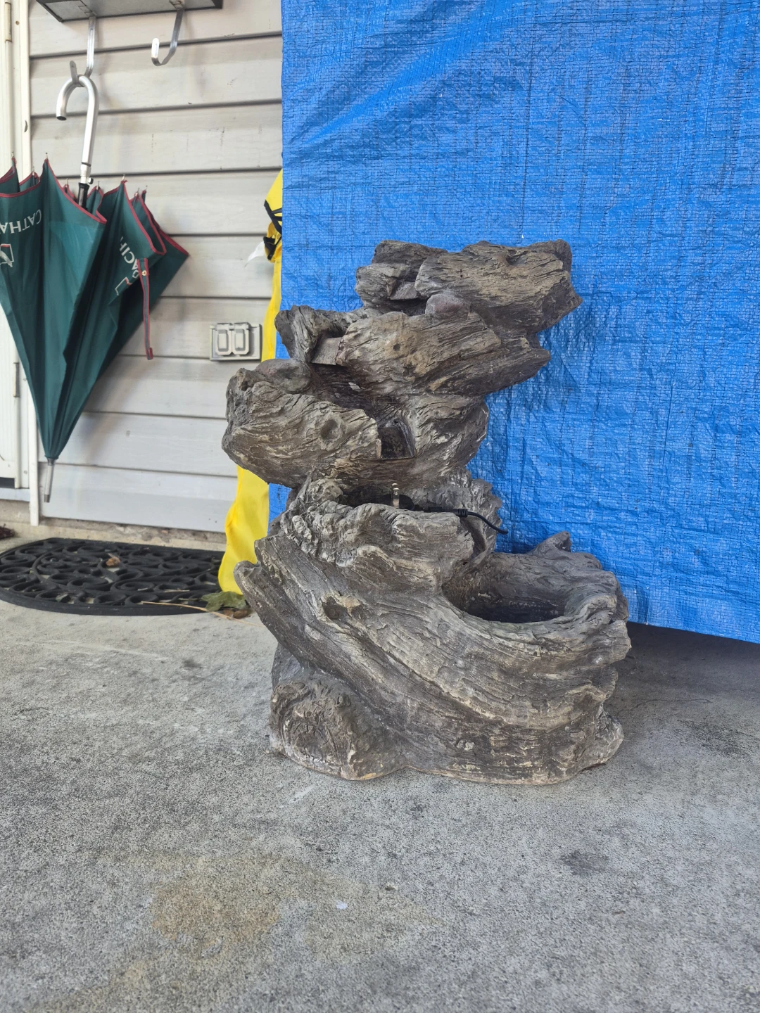 Rustic Log Design Water Fountain