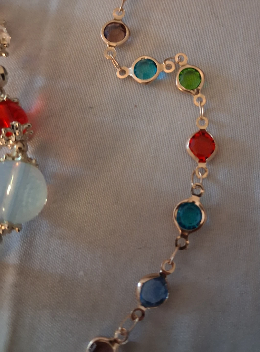 Beaded Bracelet and Multicoloured Chain Set - photo 3