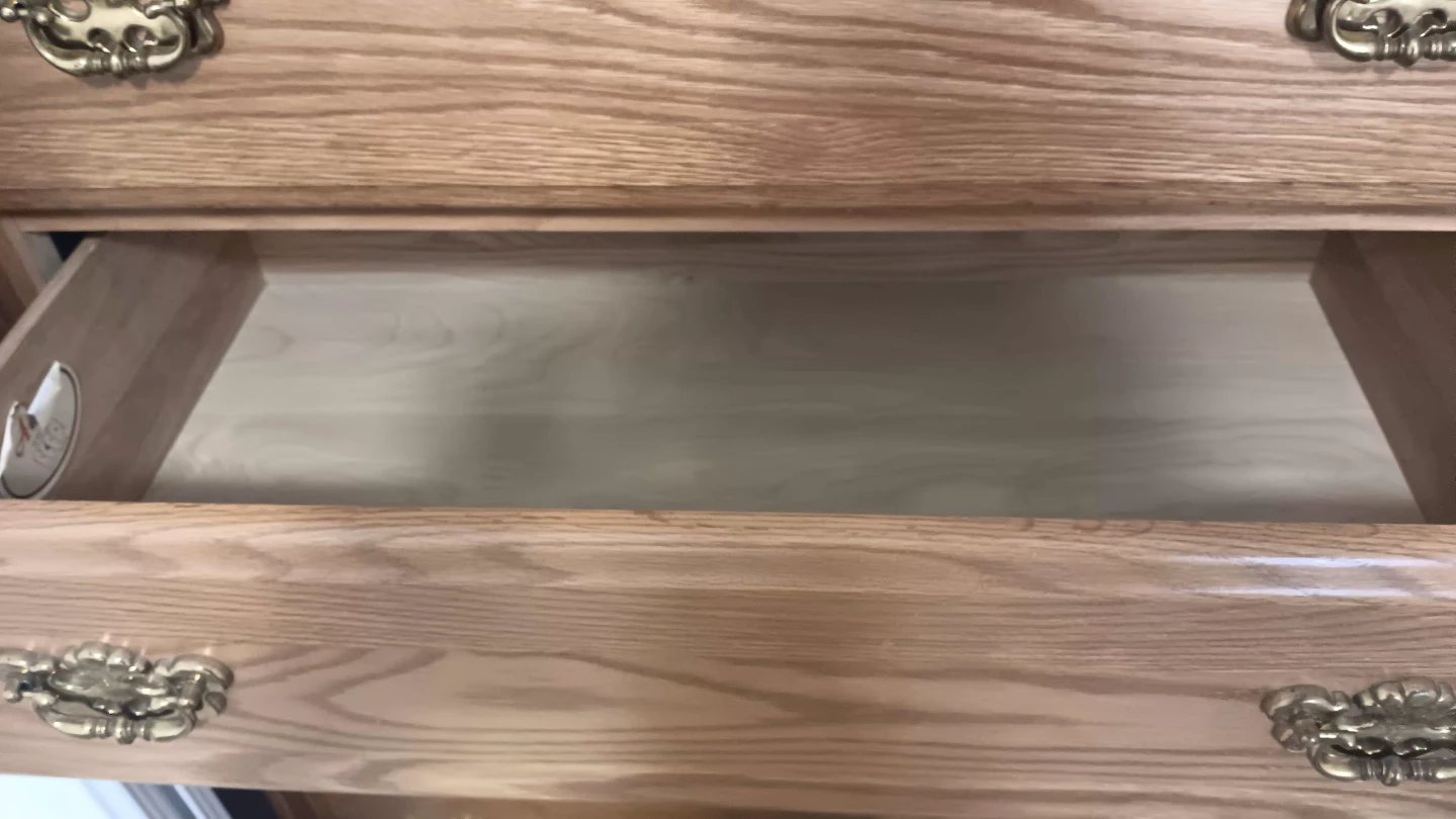 Solid wood 5 drawer dresser - photo 2