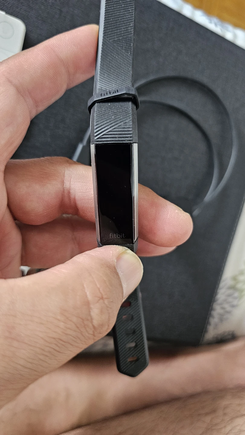 Fitbit Alta HR Fitness Tracker - photo 4