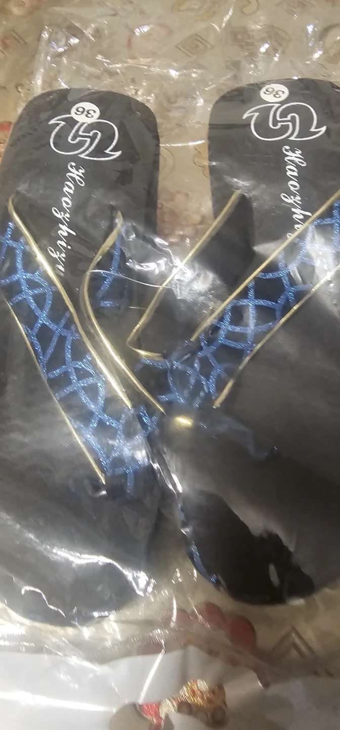Haoyhizyu Black and Blue Flip Flops Size 36