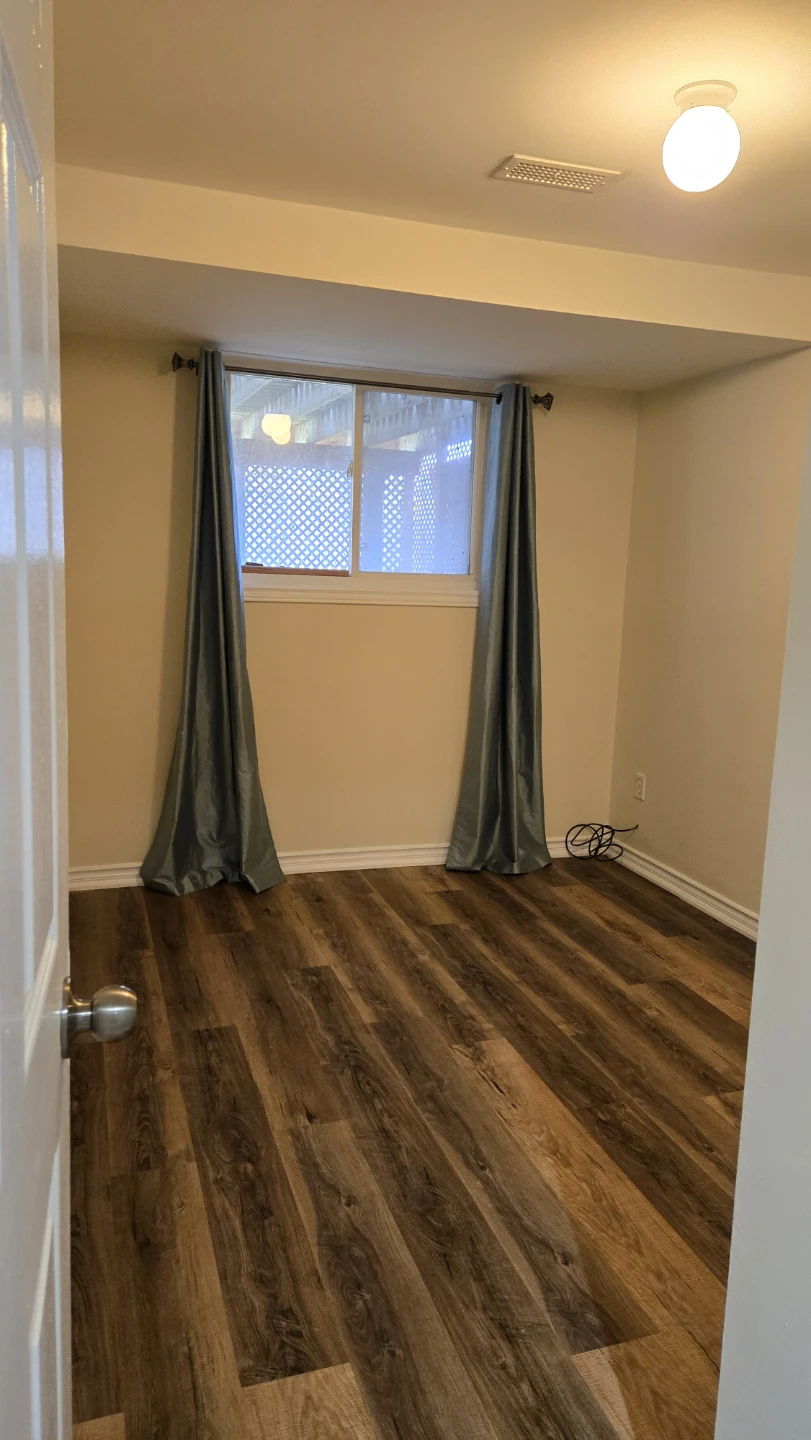 Basement for rent Scarborough - photo 3