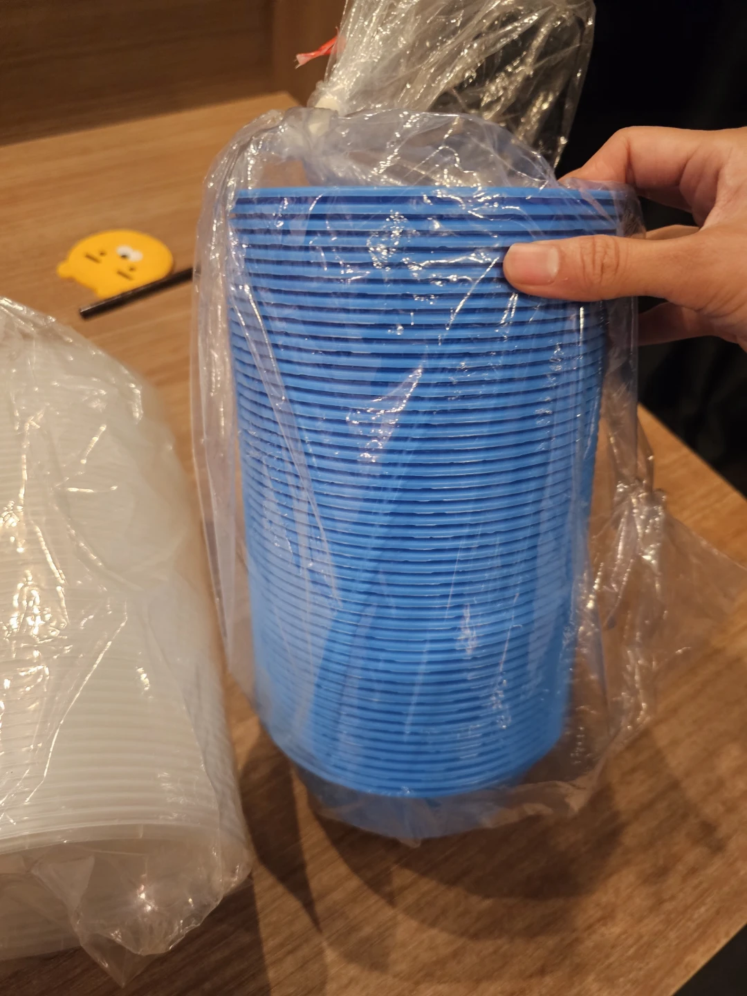 Reusable plastic food bowls 60 ea - photo 3
