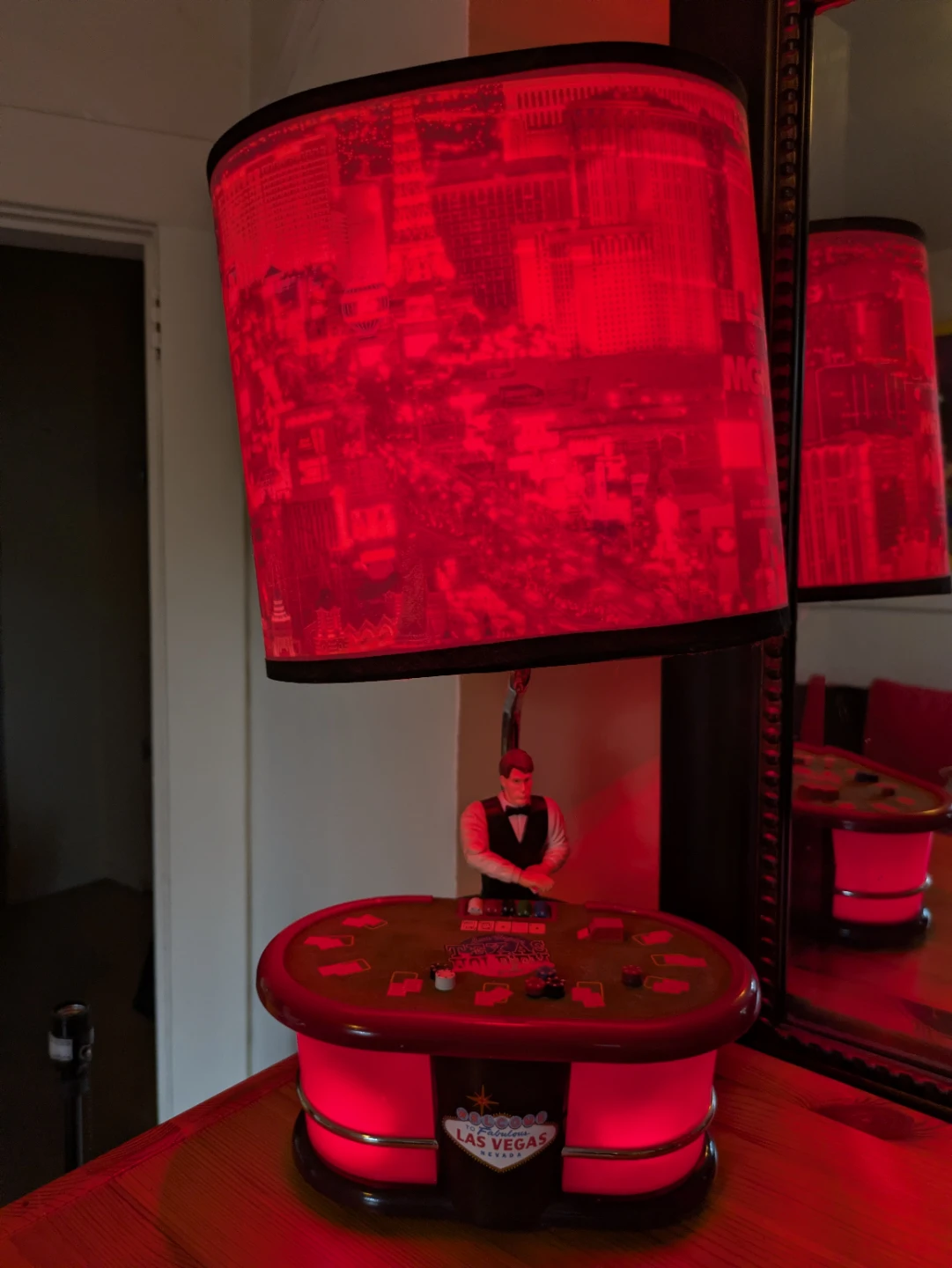 Vintage Las Vegas Texas Hold'em Dealer Lamp