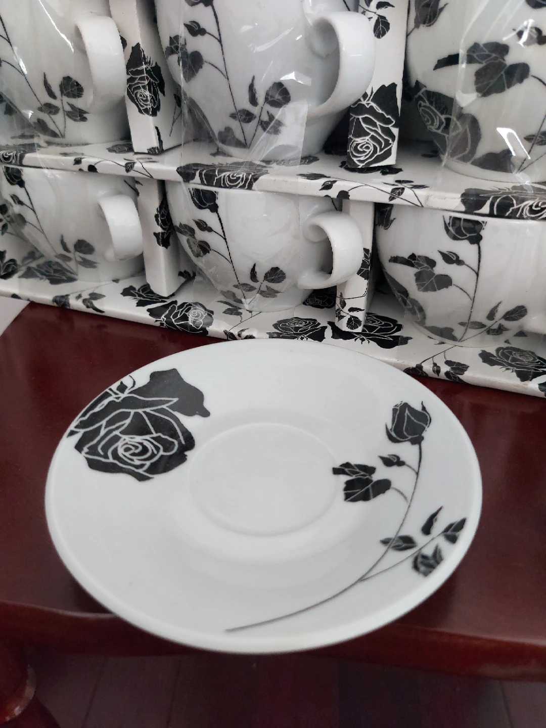 Black and White Floral Teacup Set - photo 3