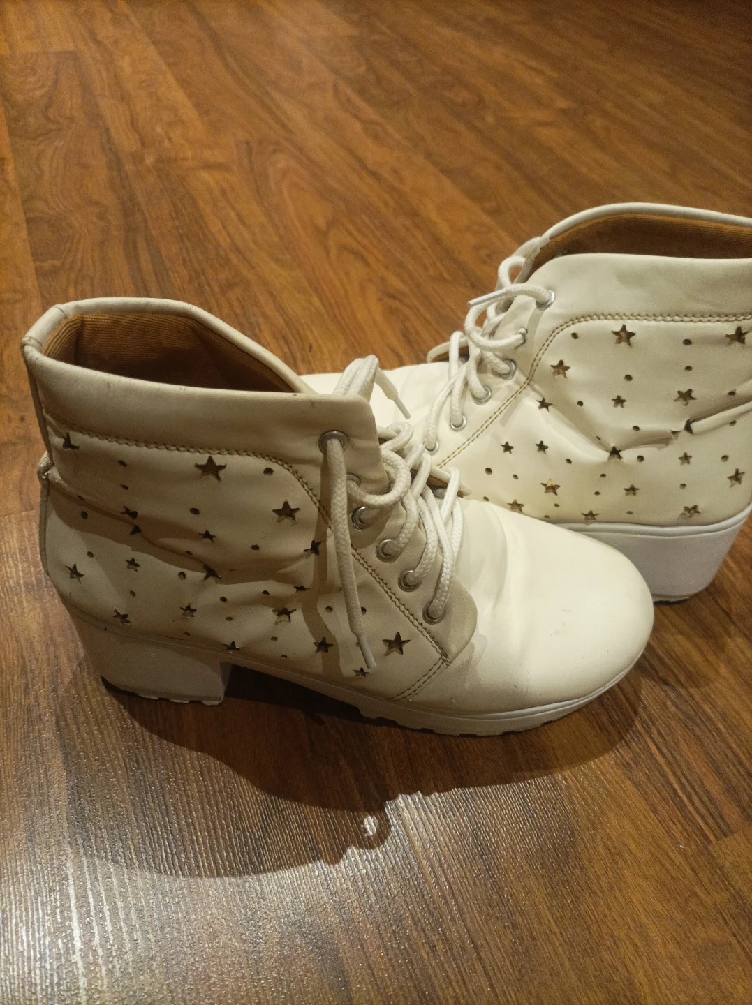 White Star Pattern Lace-Up Ankle Boots