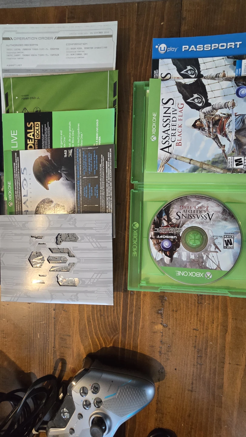 Xbox One Halo  Limited Edition with Assassin's Creed: Black Flag - photo 2