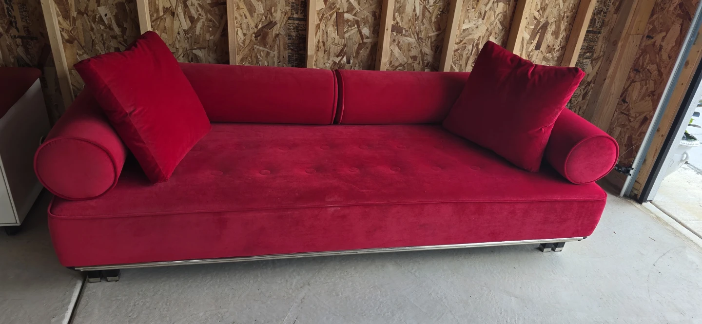 Red Velvet Sofa - photo 4