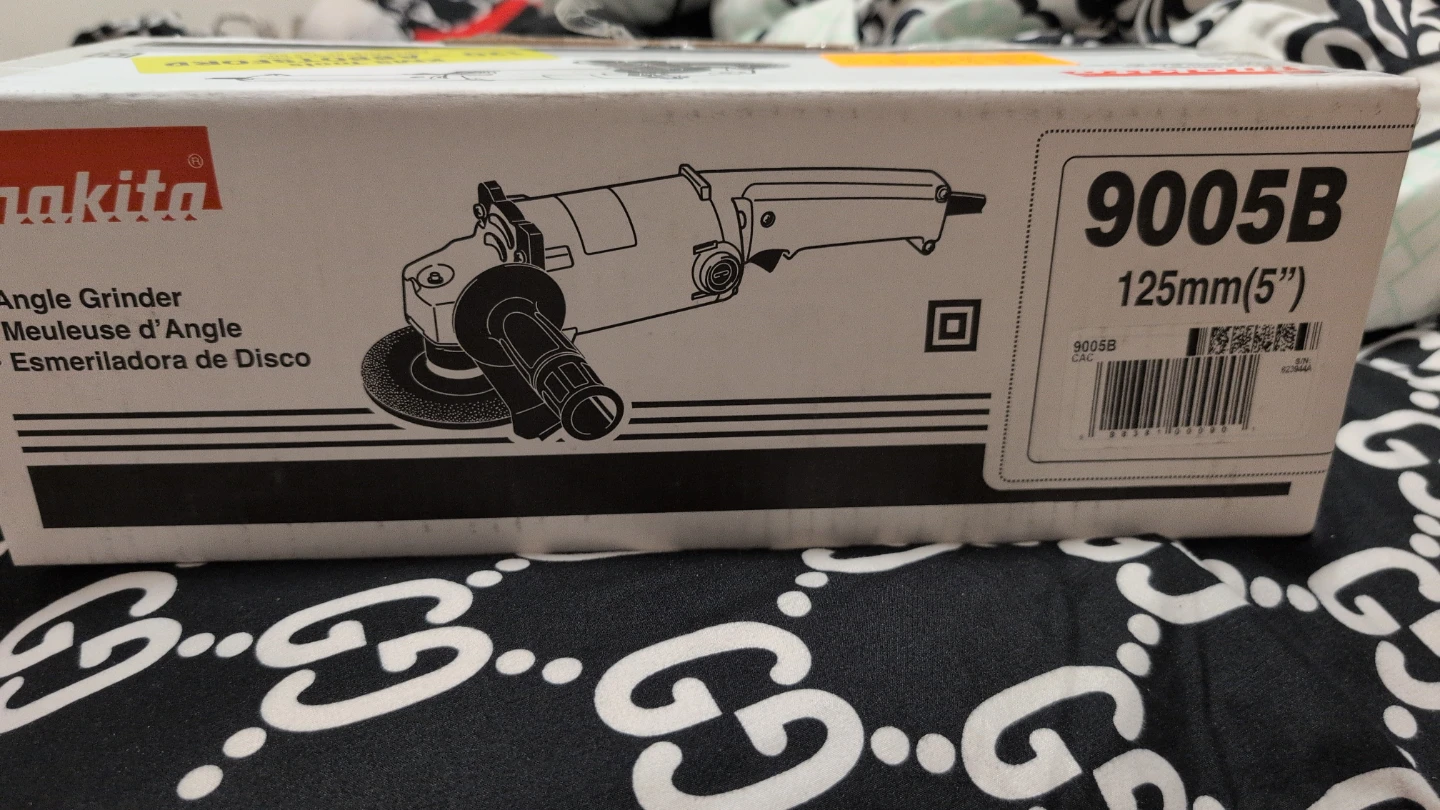 Makita 9005B 125mm Angle Grinder