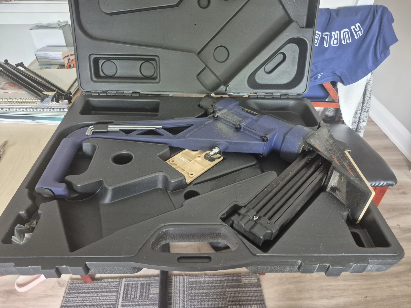 Campbell Hausfeld Air Nailer with Case - photo 2