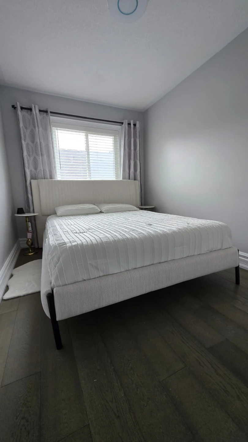 Queen bed+Mattress - photo 4