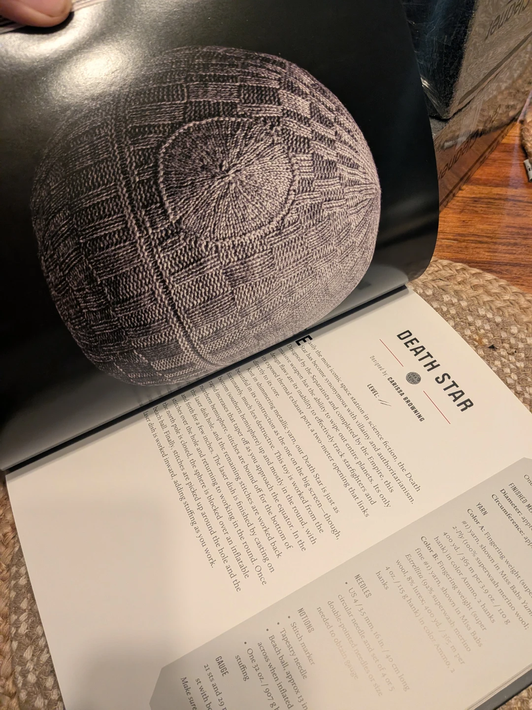 Star Wars: Knitting the Galaxy Pattern Book - photo 4