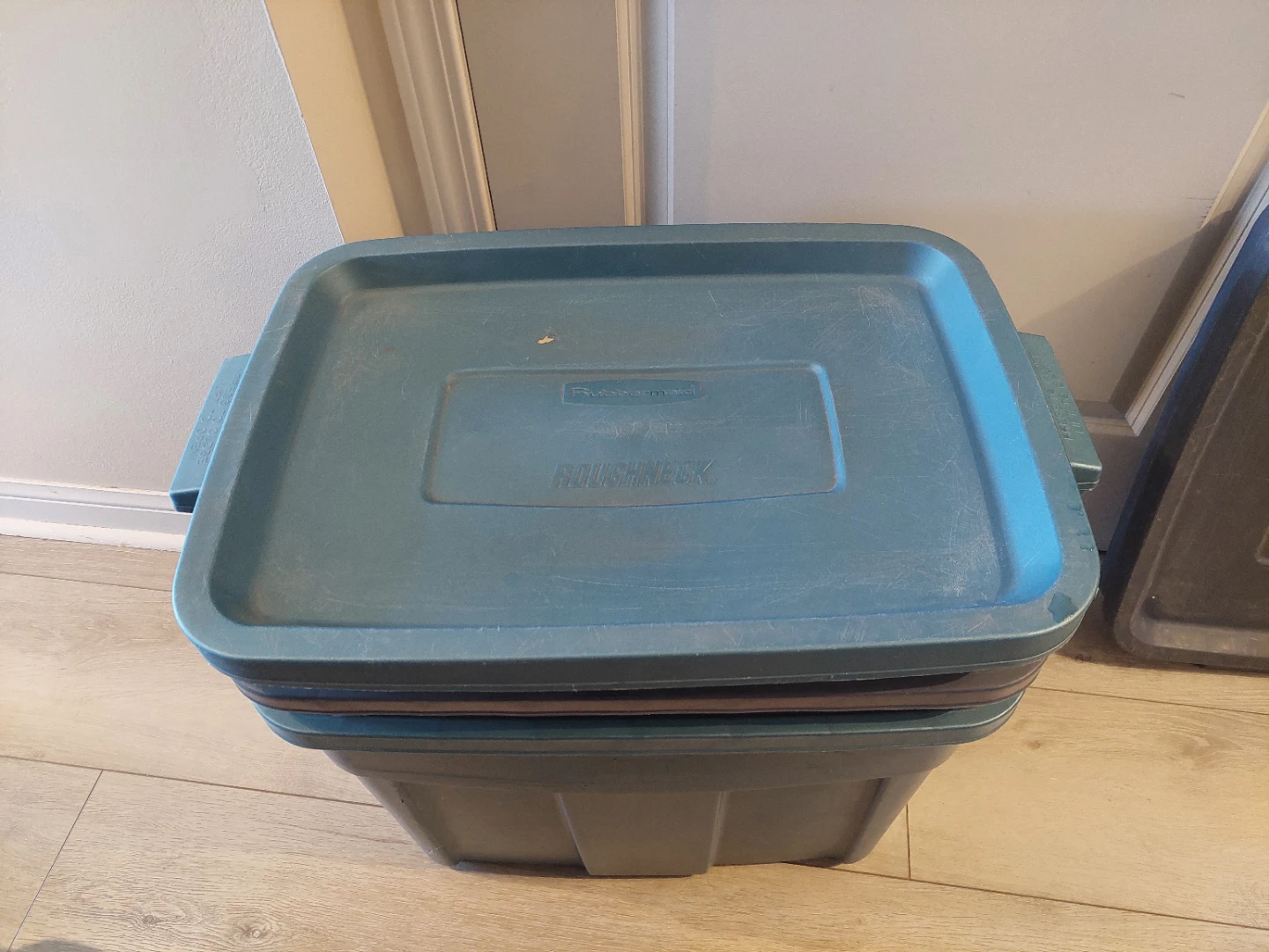 Rubbermaid Super Tough Storage Bin with Lid - photo 3