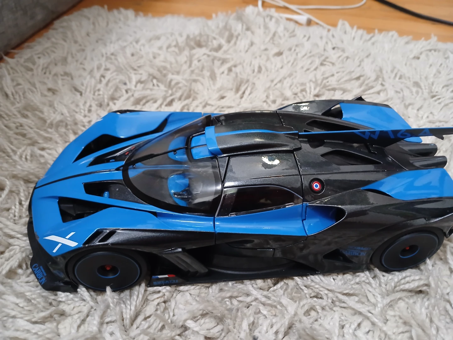 Bburago Bugatti Bolide 1/18 Diecast Model - photo 3