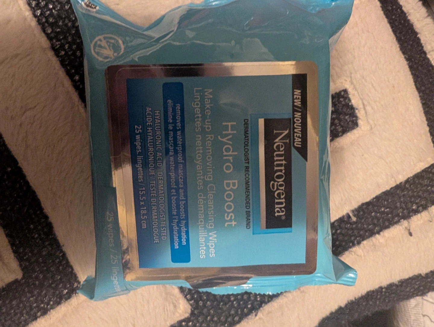 Neutrogena Hydro Boost Cleansing Wipes 25 count