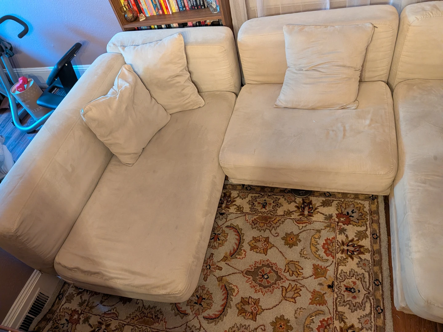 Cream sectional sofa - photo 2