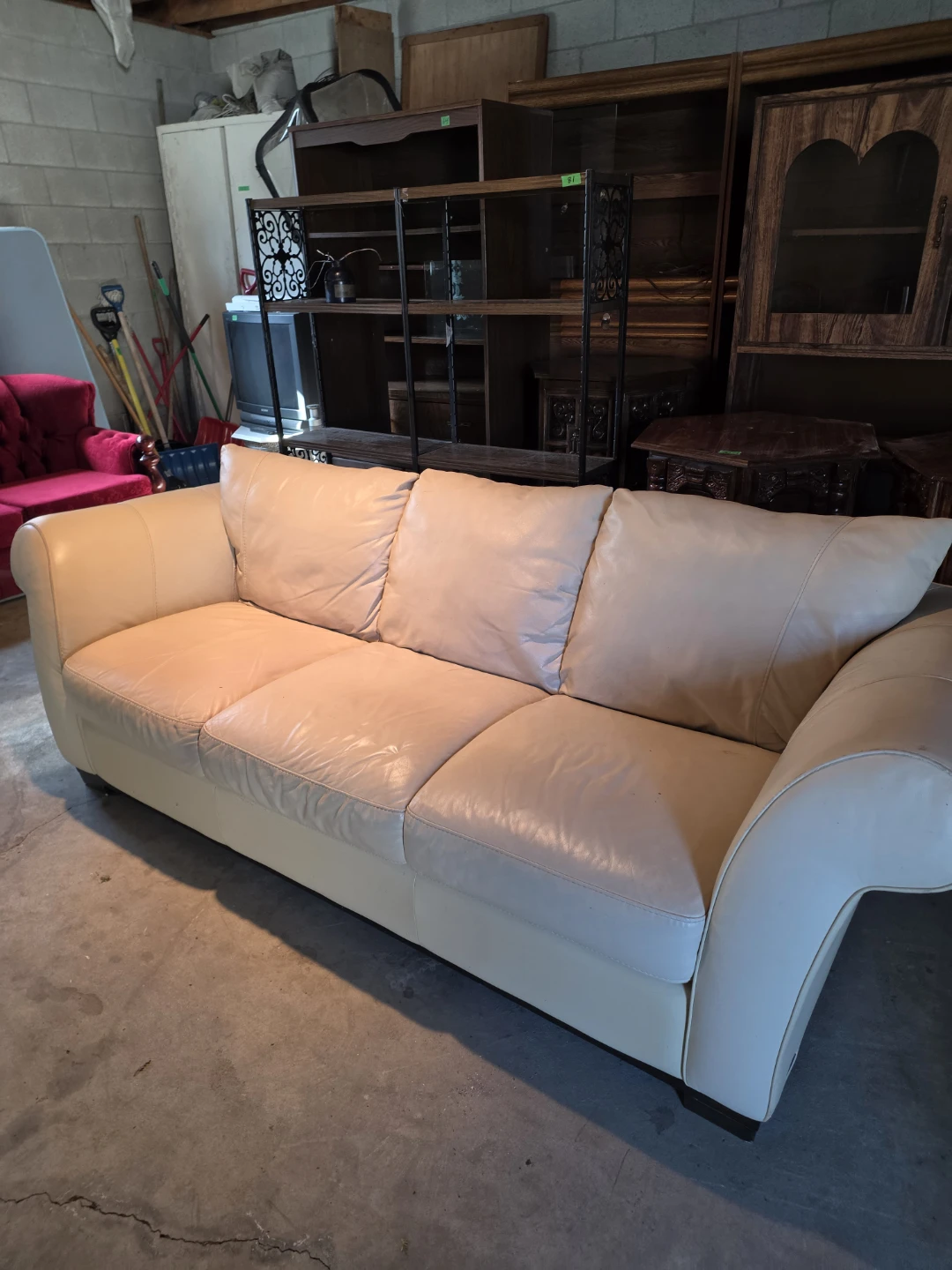 Cream leather sofa - photo 5