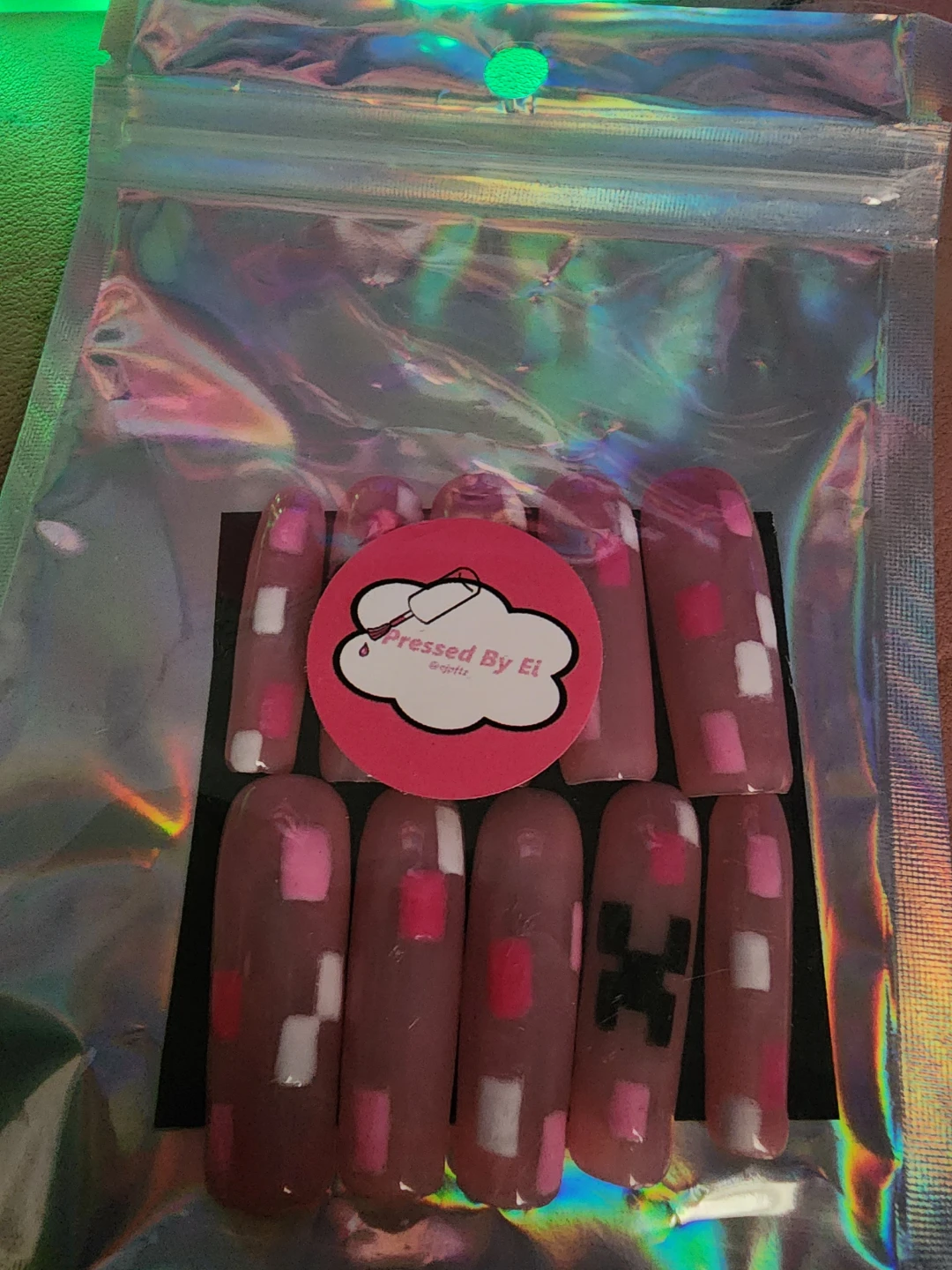 Handmade Minecraft Creeper Press-on Nails Size M - photo 2