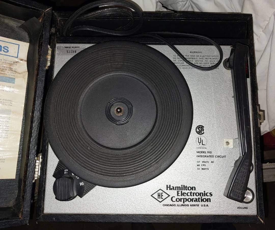Antique Suitcase Record Player🏈