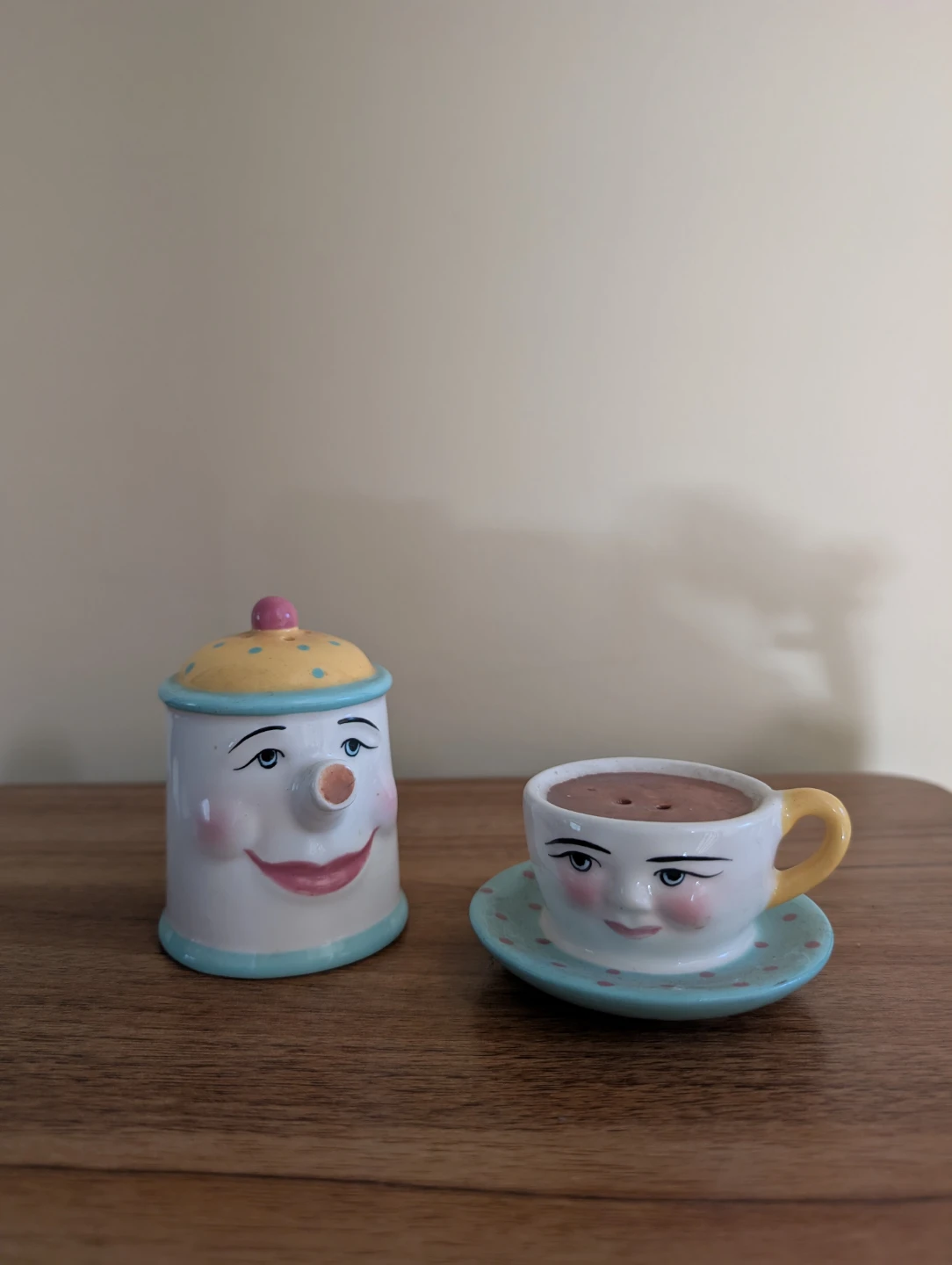 CLAY ART 1993 VINTAGE TEAPOT & TEACUP SALT AND PEPPER SHAKERS
