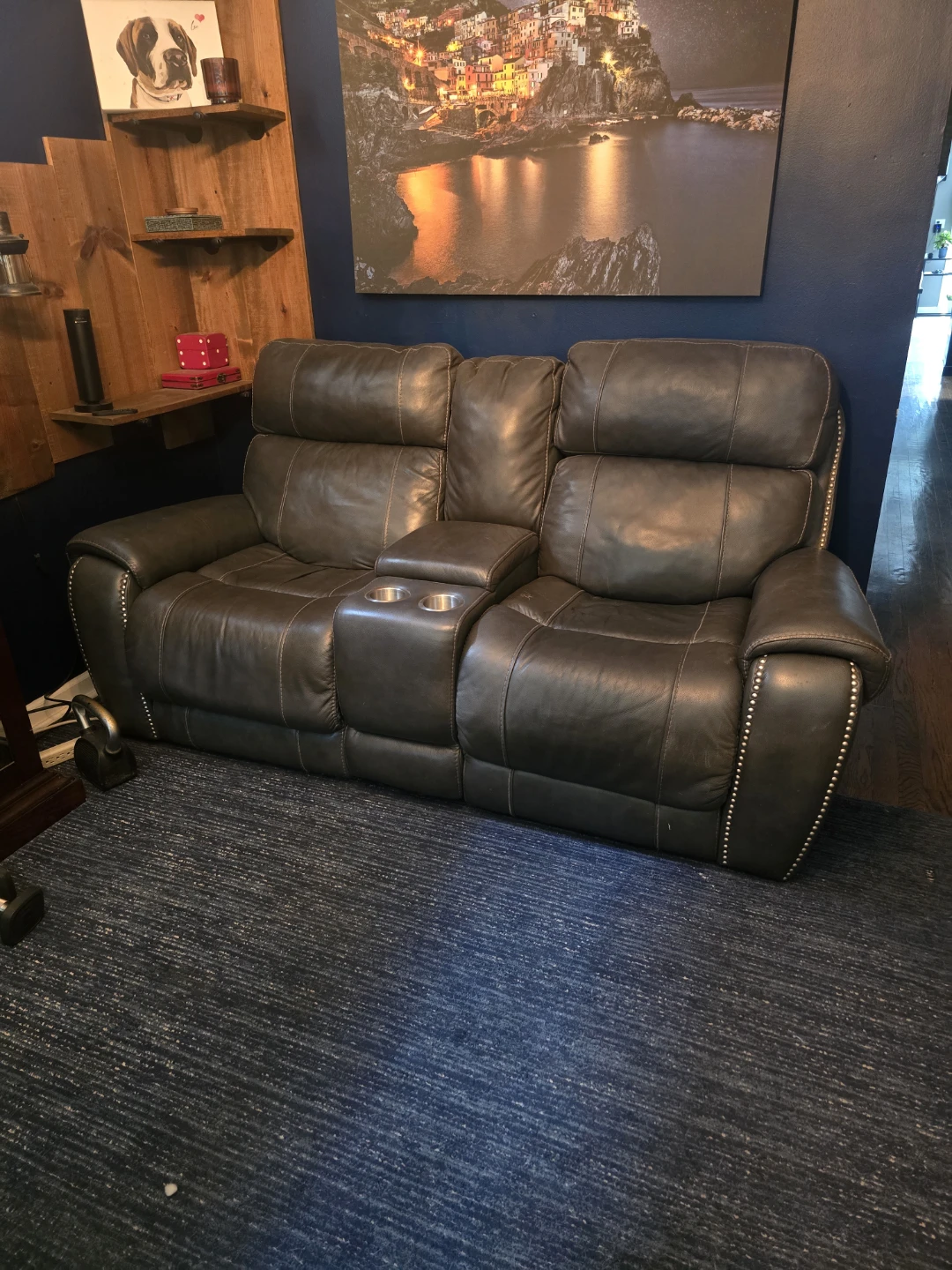 Living room, sofa, love, seat and fireplace. - photo 2