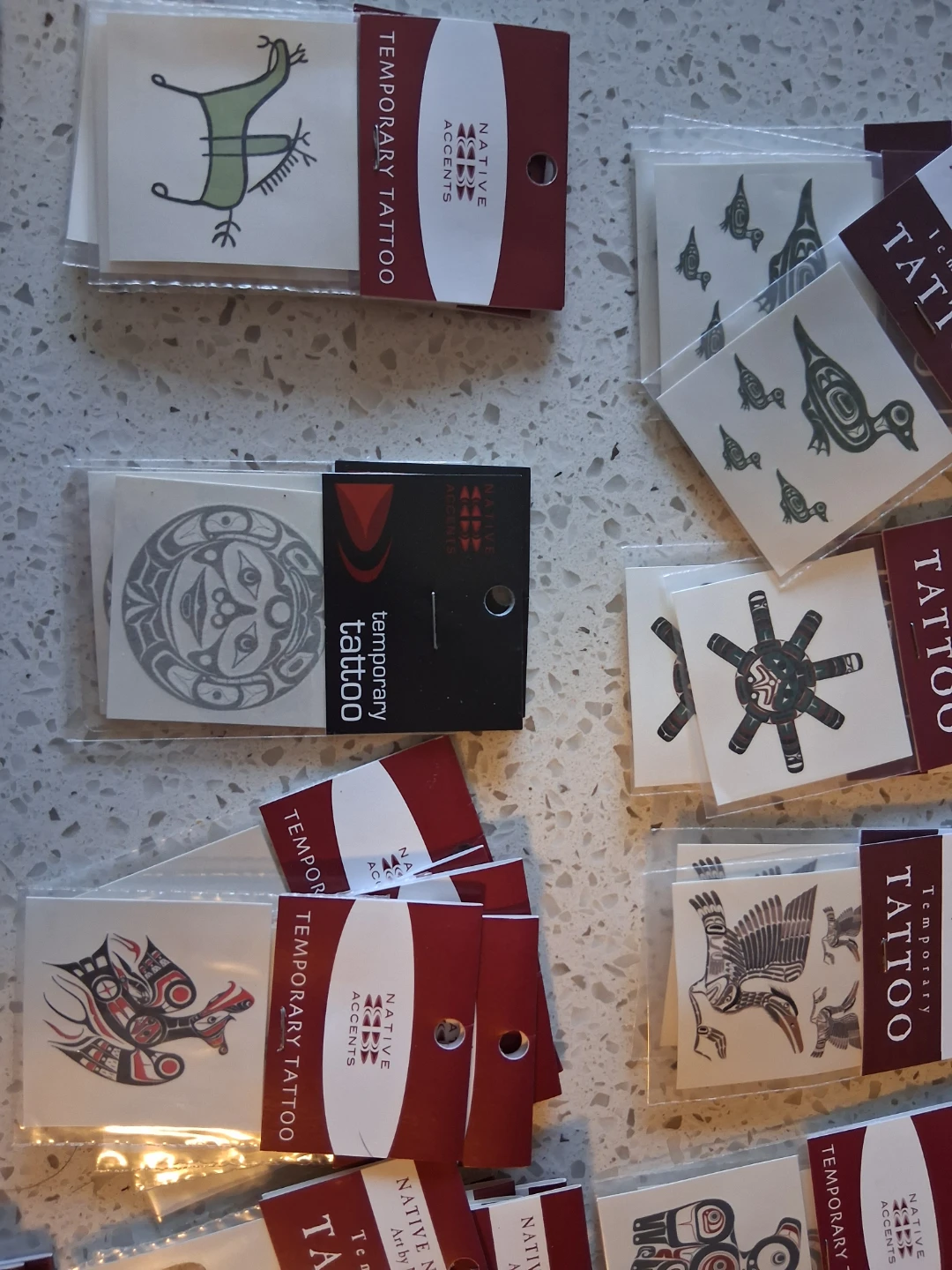 Indigenous temp tat toos and 1 fridge magnet - photo 3