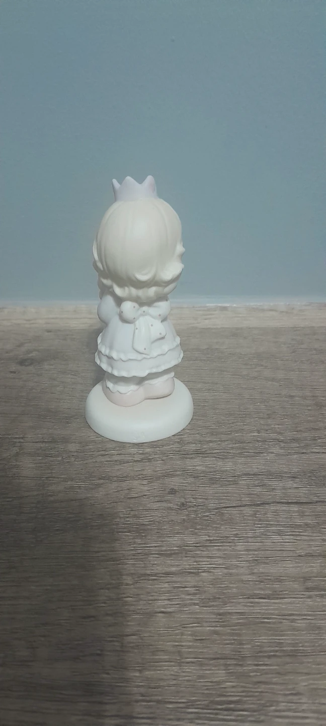 Precious Moments Figurine - photo 3