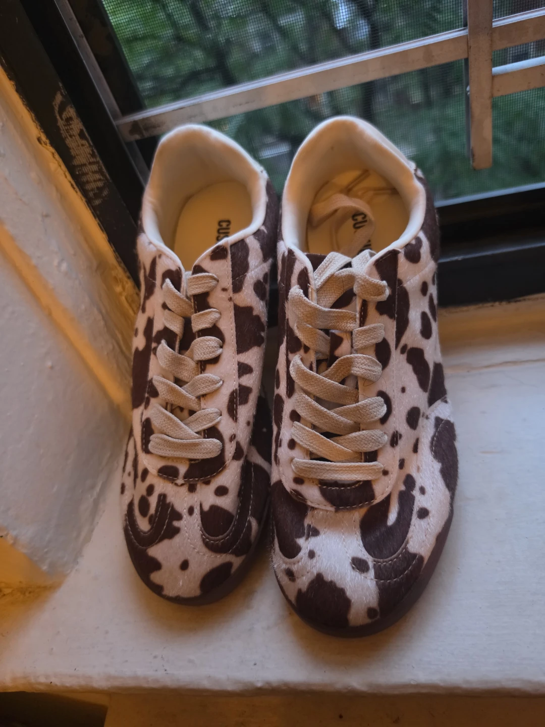 Cushionaire Techno Cow Print Sneakers Size 9M - photo 2