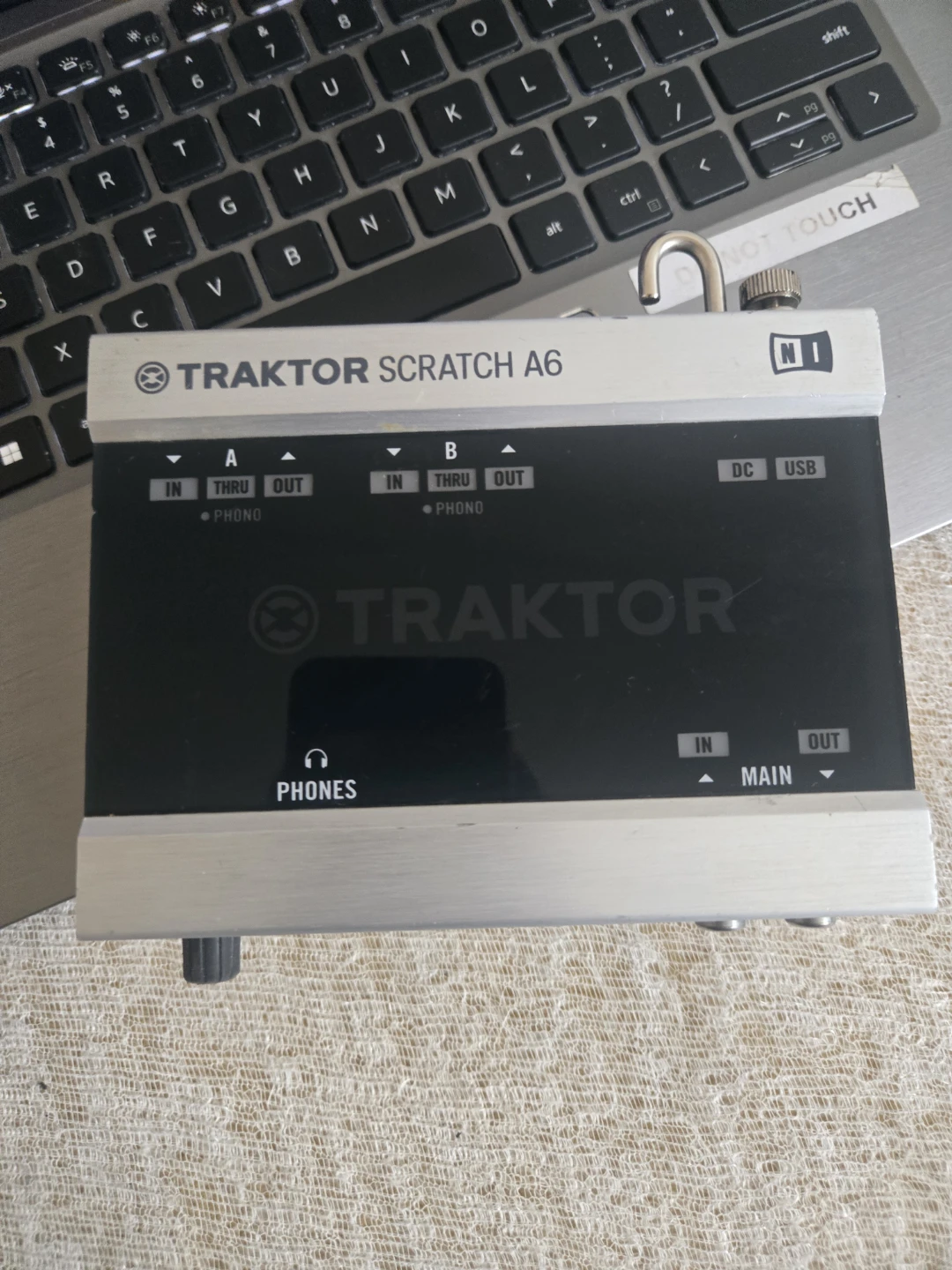 Native Instruments Traktor Audio 6 and Kontrol F1 Bundle - photo 2