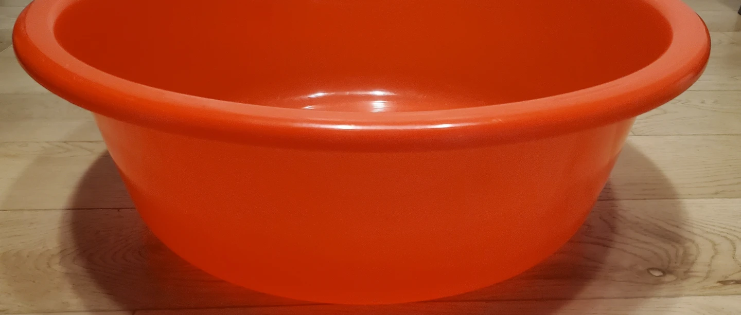 Red Plastic Wash Basin x2 - photo 3