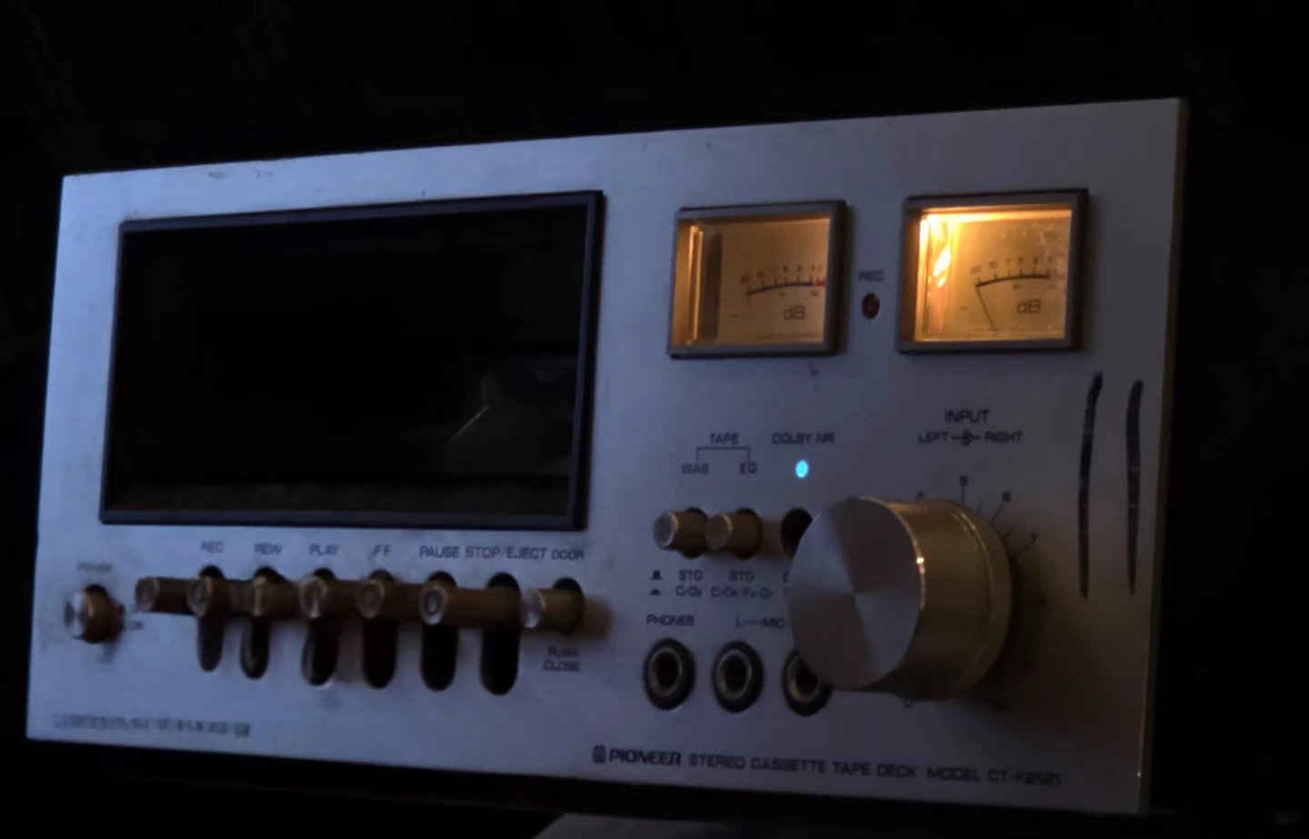 Hitachi D-230 Stereo Cassette Tape Deck - photo 2