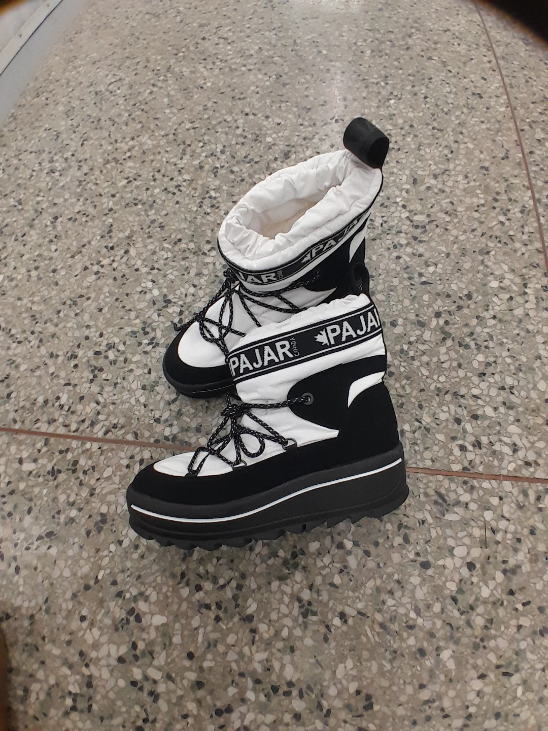 Pajar Canada Winter Boots Women's Size 7 - photo 4