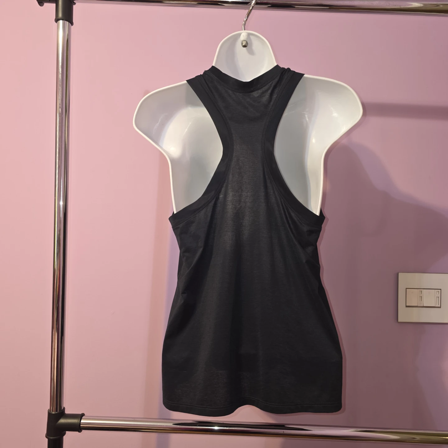 Vuori black athletic racerback tank top size S - photo 2