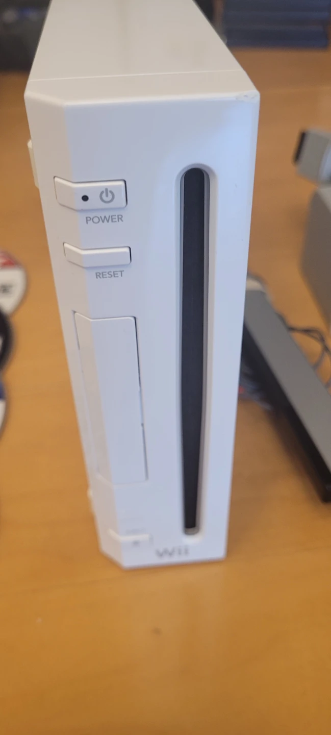 Nintendo Wii Console with Games and Controller - photo 2