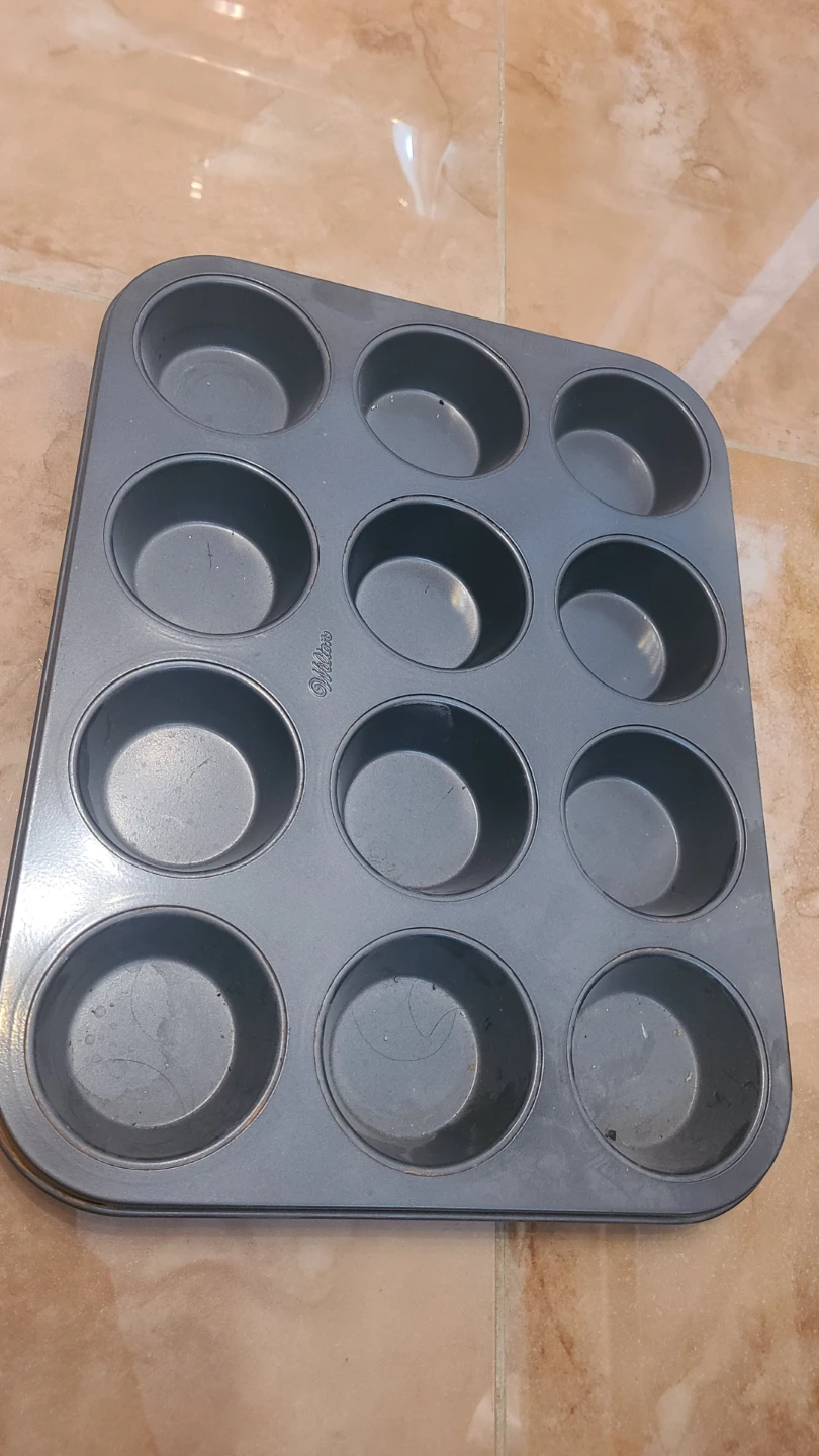 Wilton 12-Cup Muffin Pan 🏈