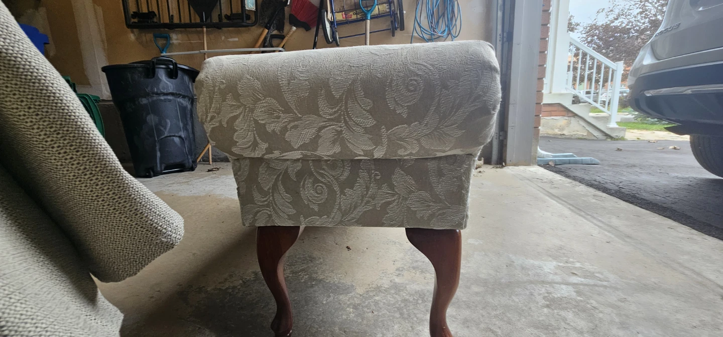 Upholstered Beige Floral Accent Bench - photo 3