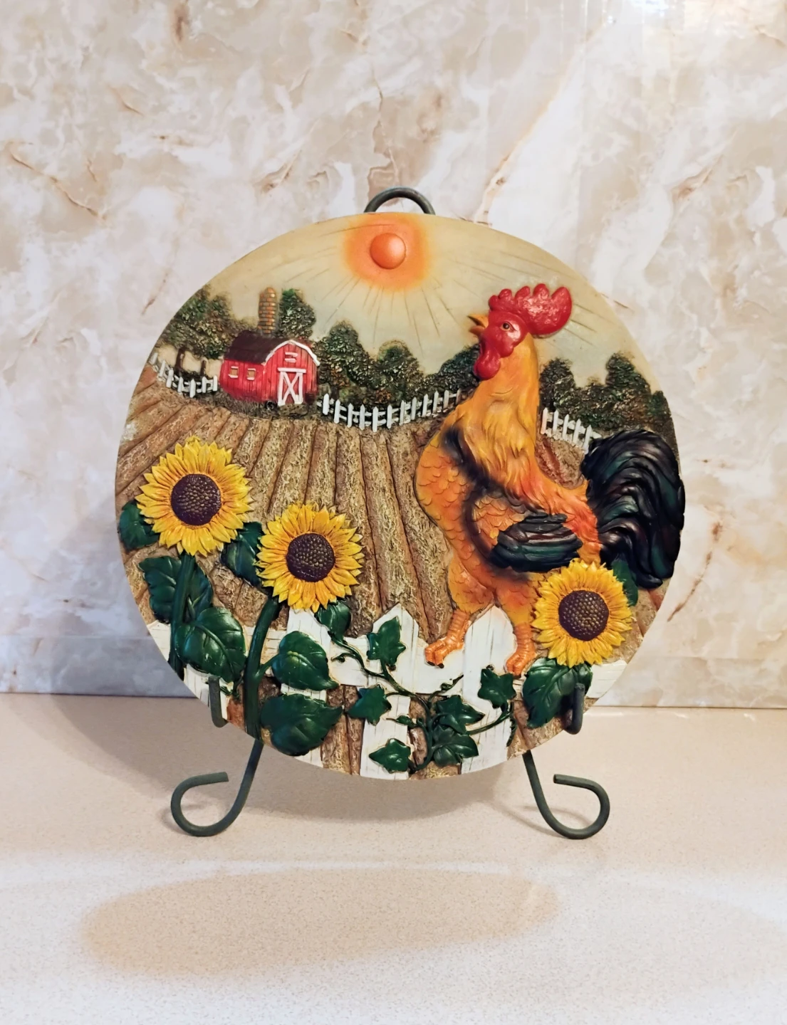 COLORFUL ROOSTER-THEMED PLAQUE WITH STAND