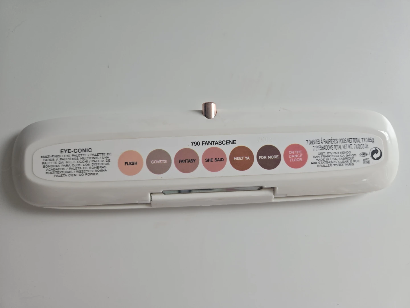 Free! Marc Jacobs Eye-Conic Eyeshadow Palette 790 Fantascene - photo 3