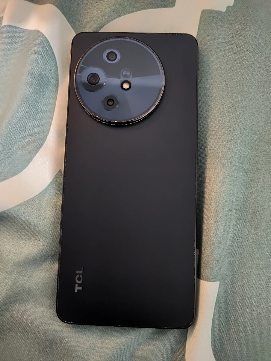TCL Smartphone - photo 2