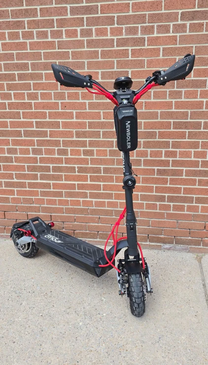 Apollo phantom V4 scooter. Low kms great condition