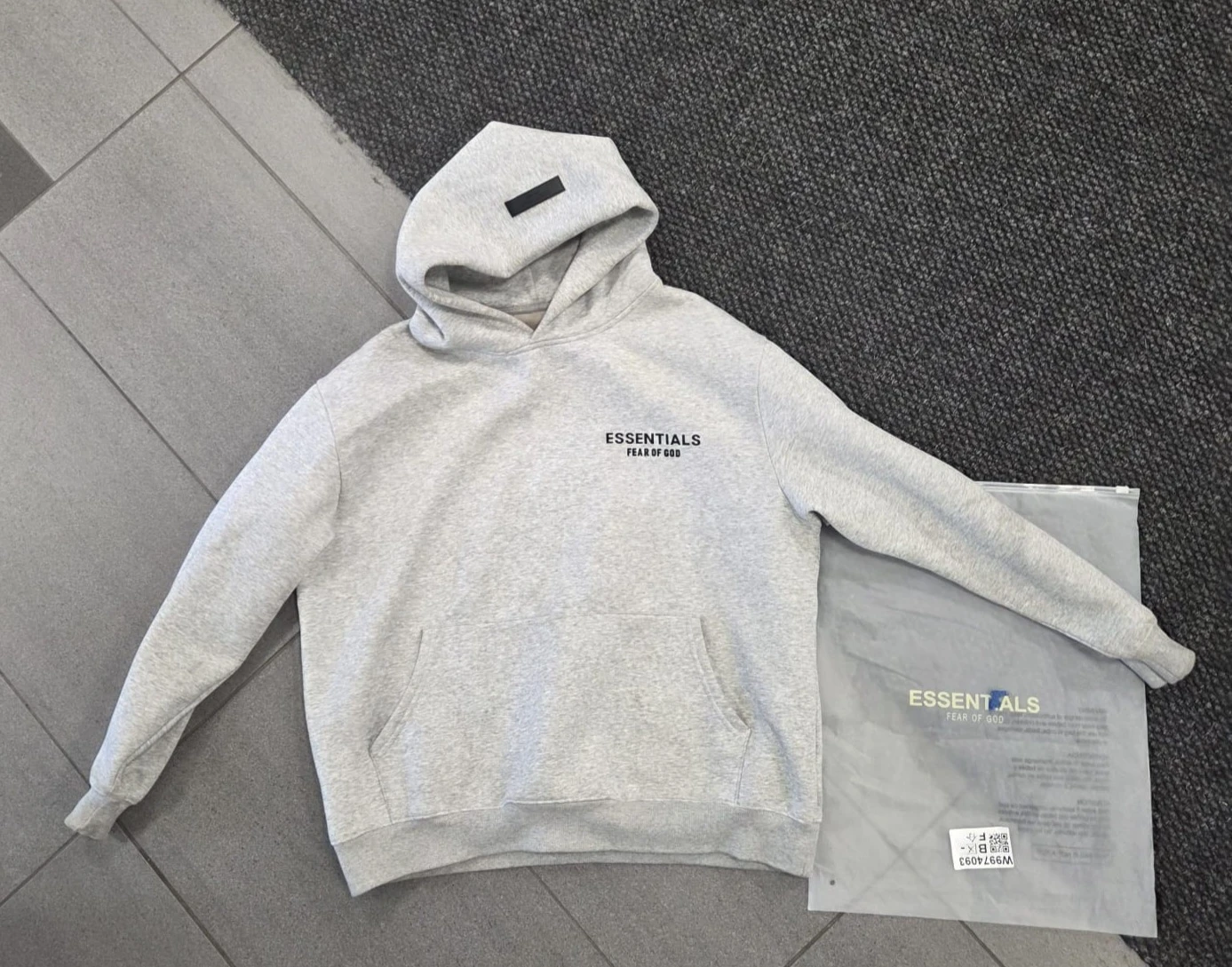 Fear of God Essentials Hoodie - Light oatmeal
