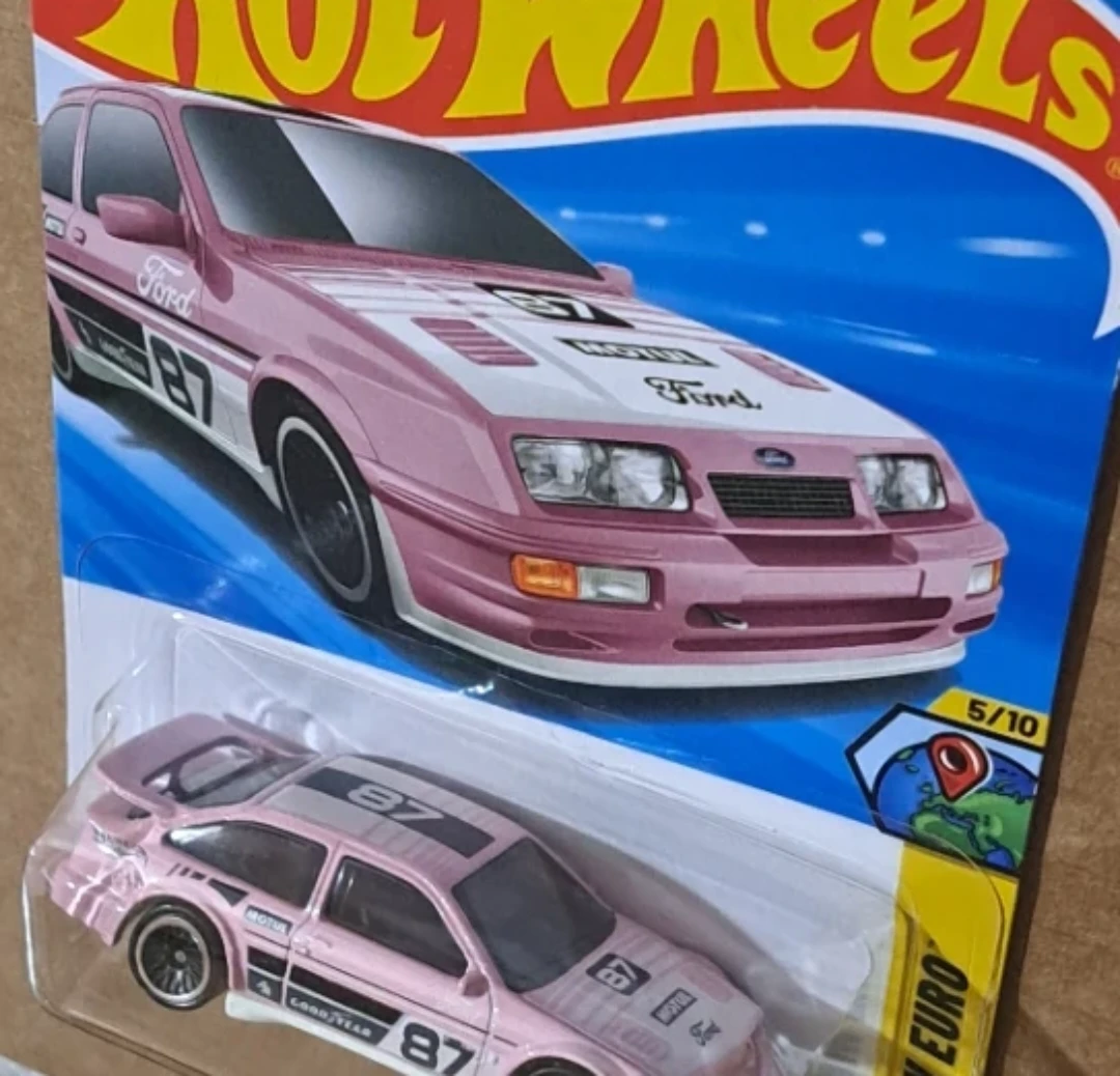 Hot Wheels '87 Ford, Pink Sierra Cosworth - photo 3