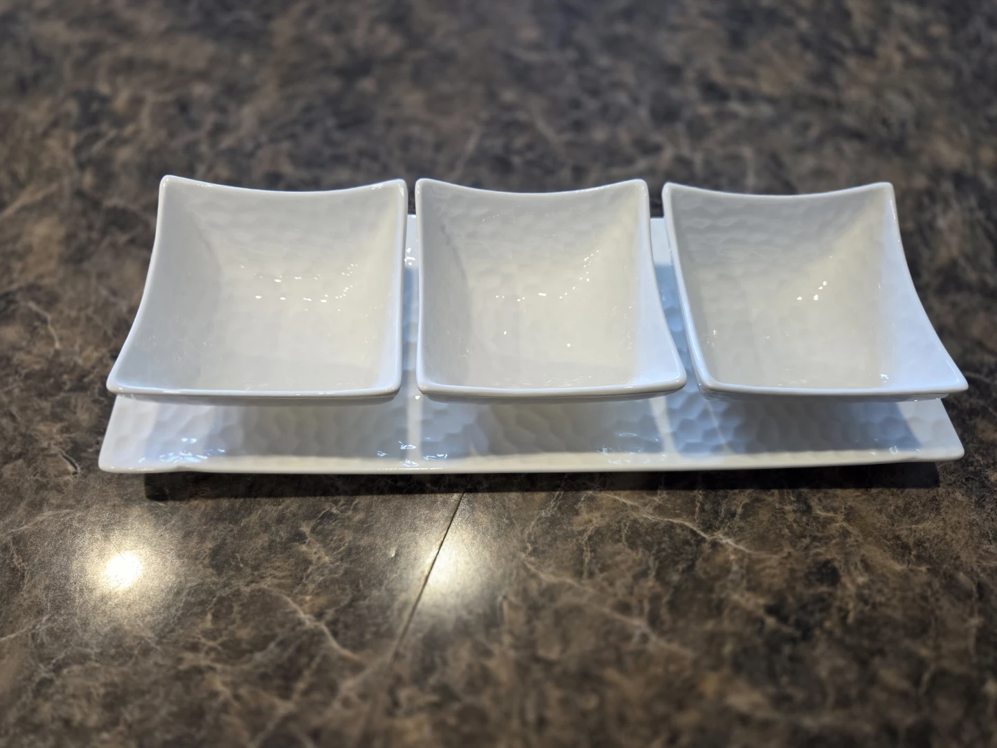 Set of 3 condiment serving bowls with tray