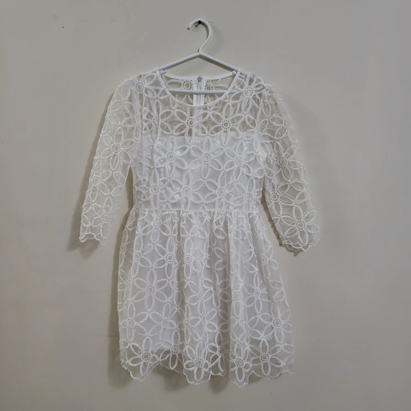 White Floral Lace Dress (Women's Size M) - Like New