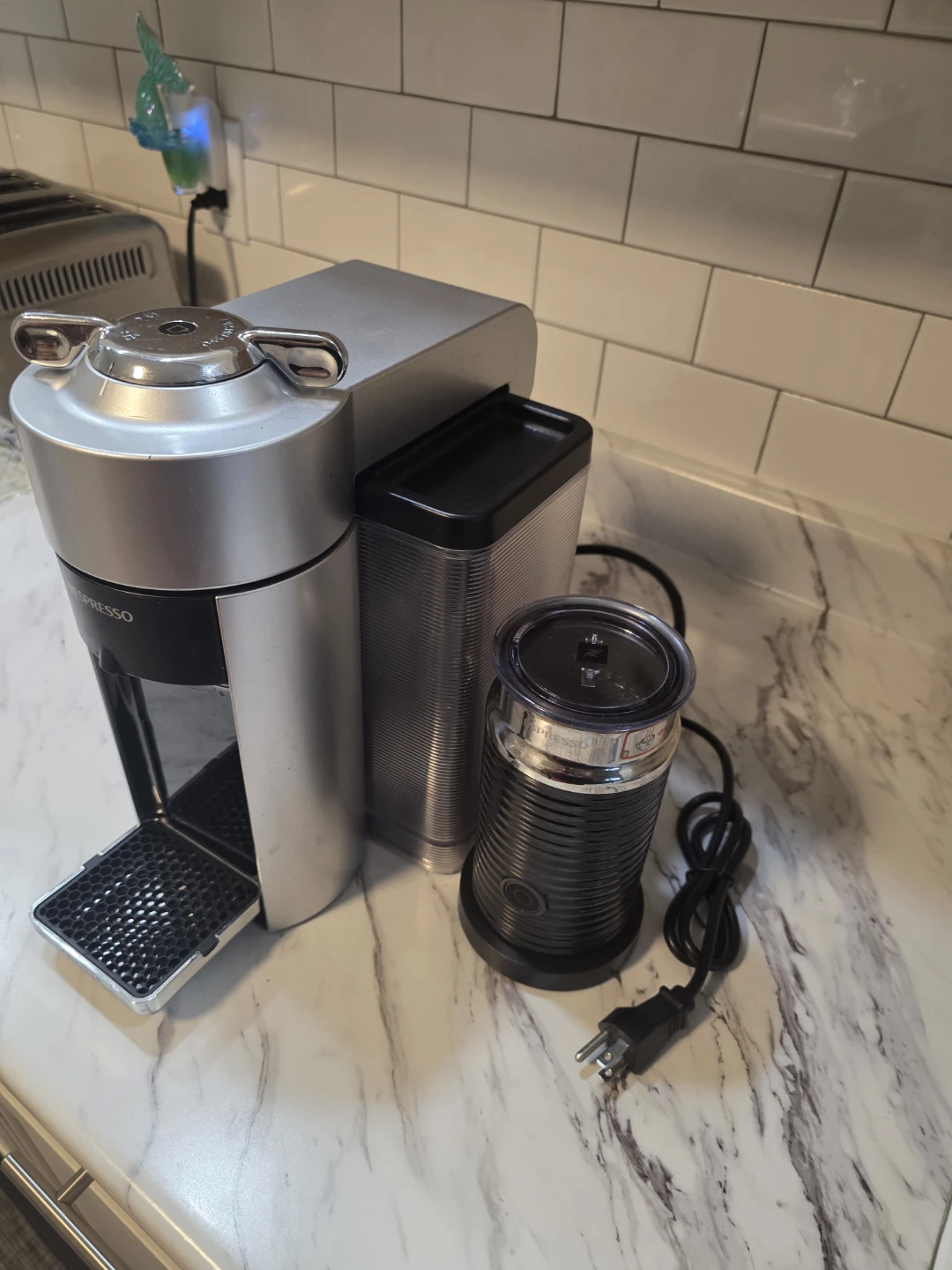 Nespresso Vertuo Next Coffee Machine with Aeroccino - photo 2