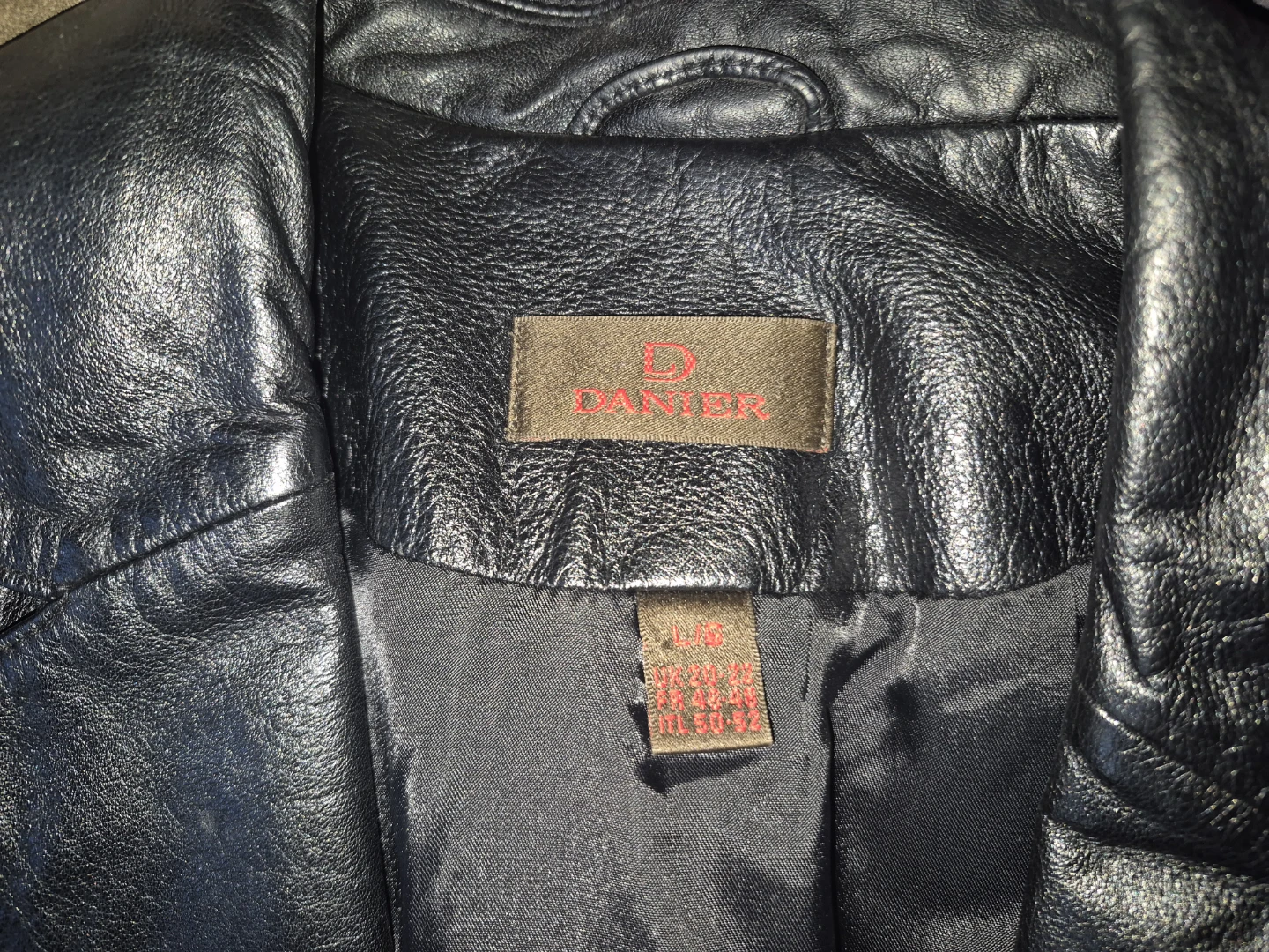 Danier Black Leather Jacket - photo 2