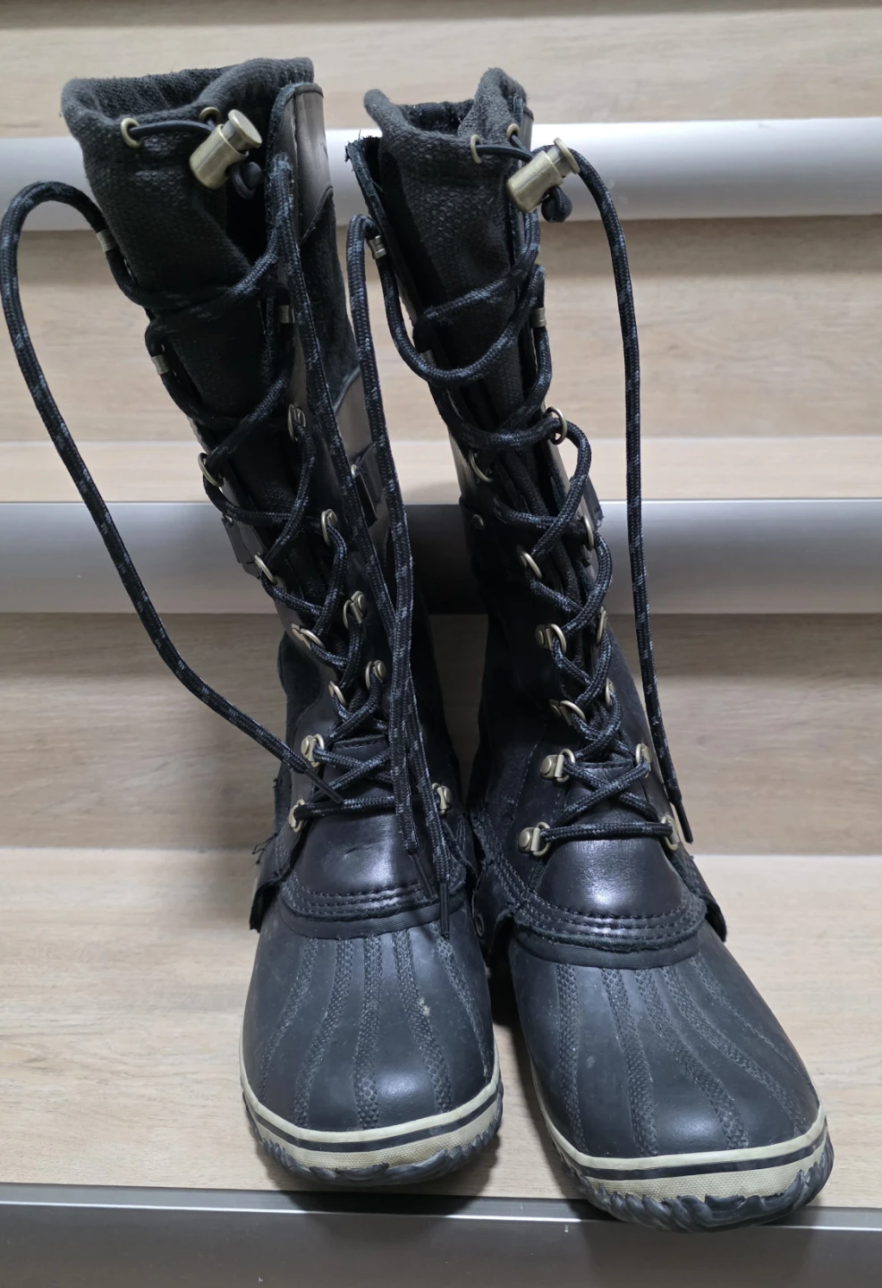 Sorel Black Leather Winter Boots ladies size 10.5 - photo 2