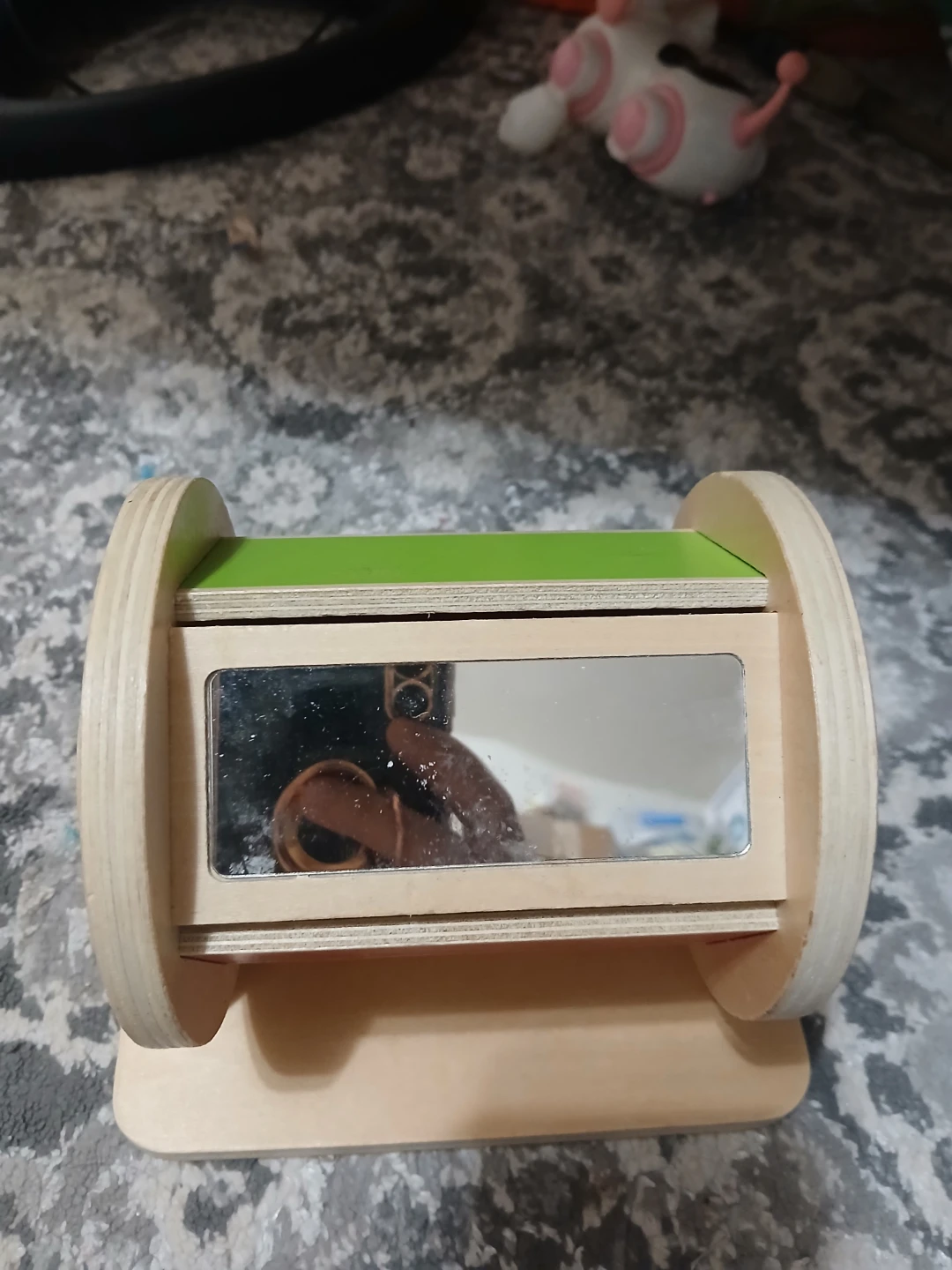 Lovevery Mirror Toy🏈