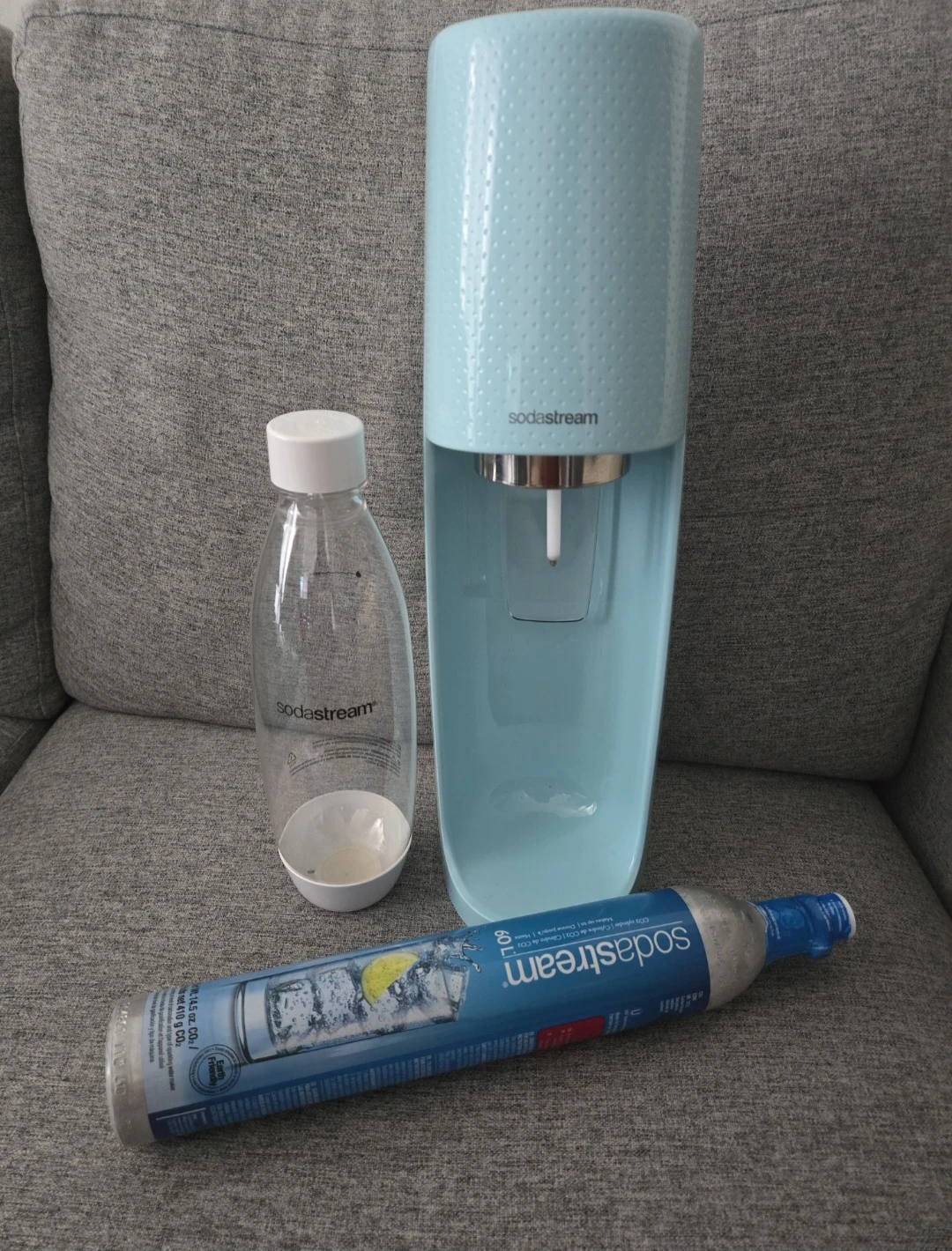 Soda Stream Fizzi Sparkling Water Maker