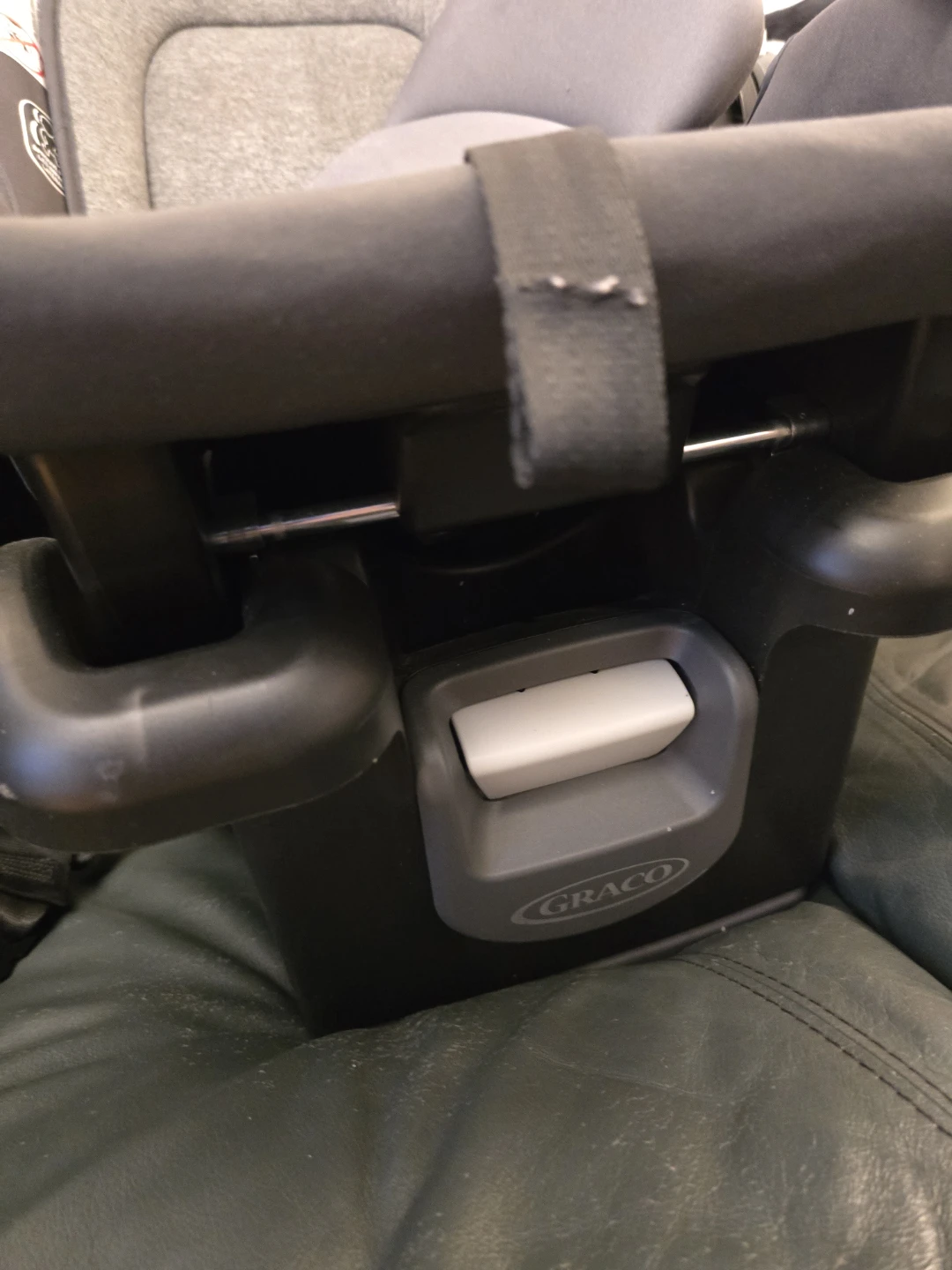 Graco SnugRide 35 Lite Infant Car Seat - photo 3